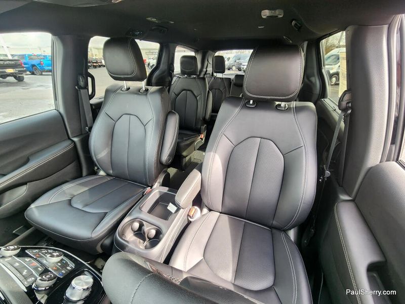 New 2026 Chrysler Voyager Lx