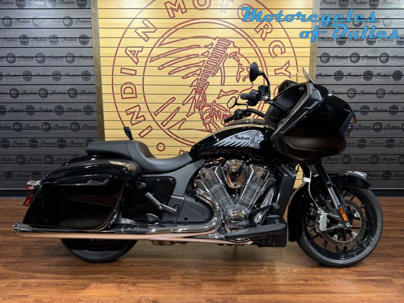2023 Indian Motorcycle Challenger in a Black Metallic exterior color. Motorcycles of Dulles 571.934.4450 motorcyclesofdulles.com 