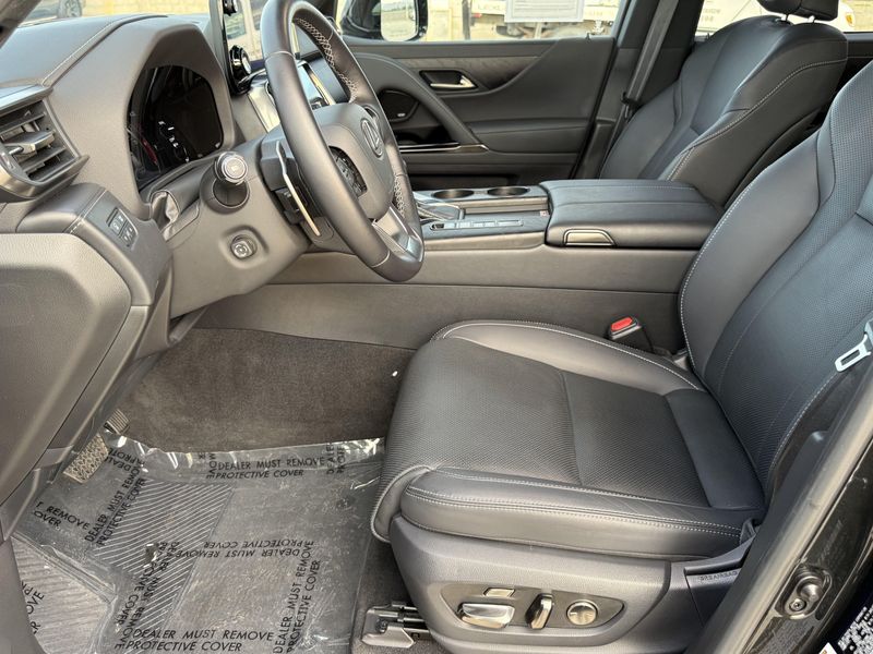 Used 2024 Lexus LX 600 PremiumImage 20