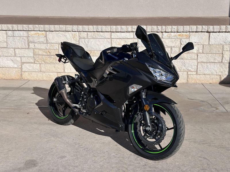 USED 2022 KAWASAKI NINJA 400 ABS Image 1
