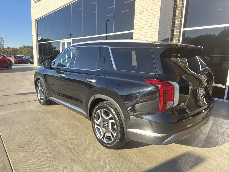 Used 2023 Hyundai Palisade LimitedImage 3