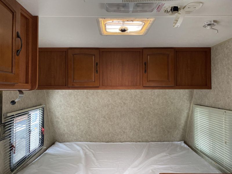 Used 2010 FOREST RIVER SURVEYOR SPORT 186 Image 22
