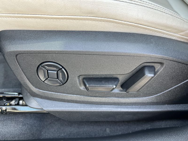 Used 2019 Audi e-tron Premium PlusImage 8