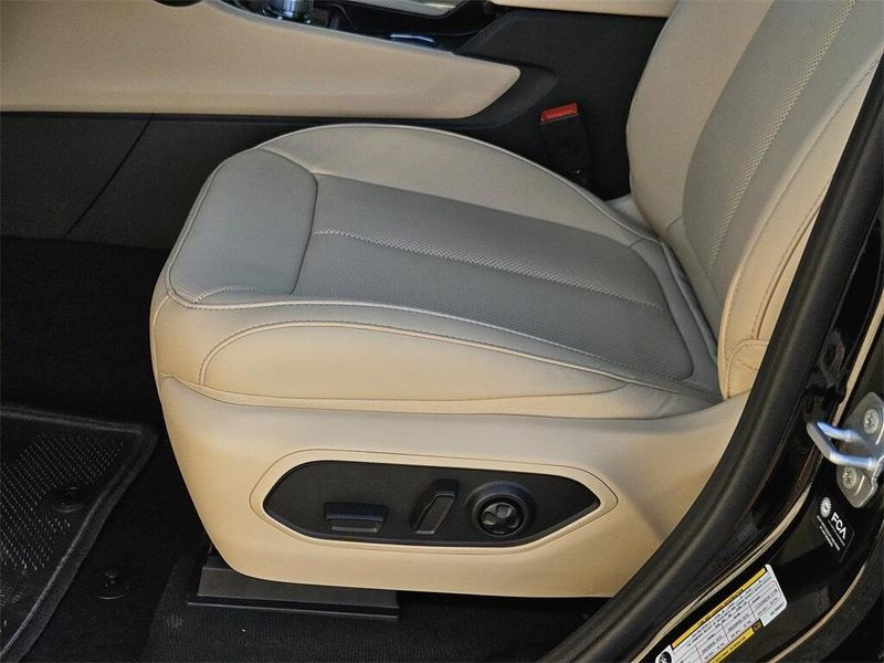 2025 Jeep Grand Cherokee L Limited 4x4Image 24