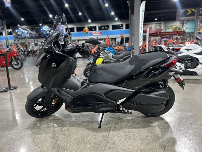 2025 Yamaha Xmax Image 17