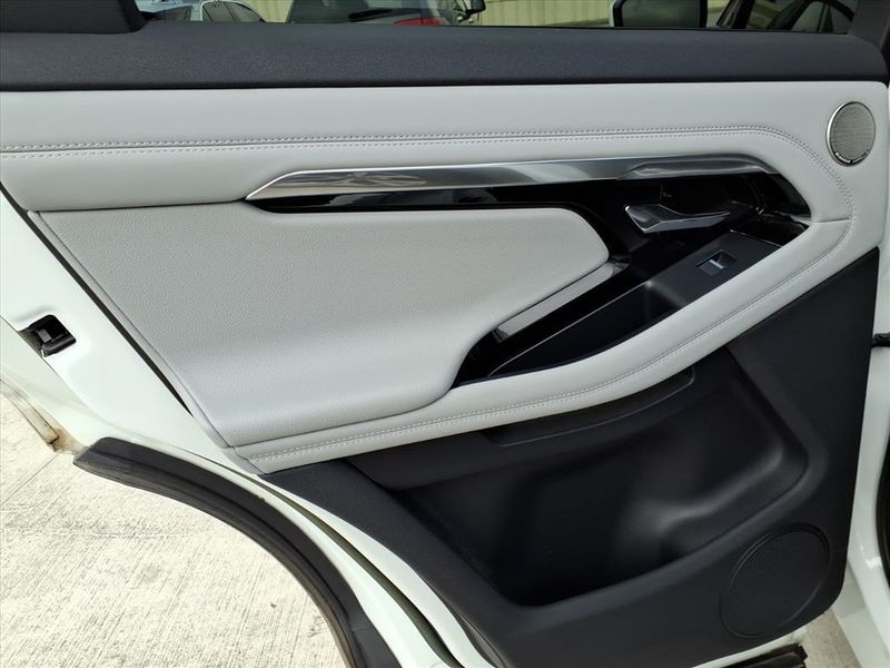 Used 2023 Land Rover Range Rover Evoque SEImage 12