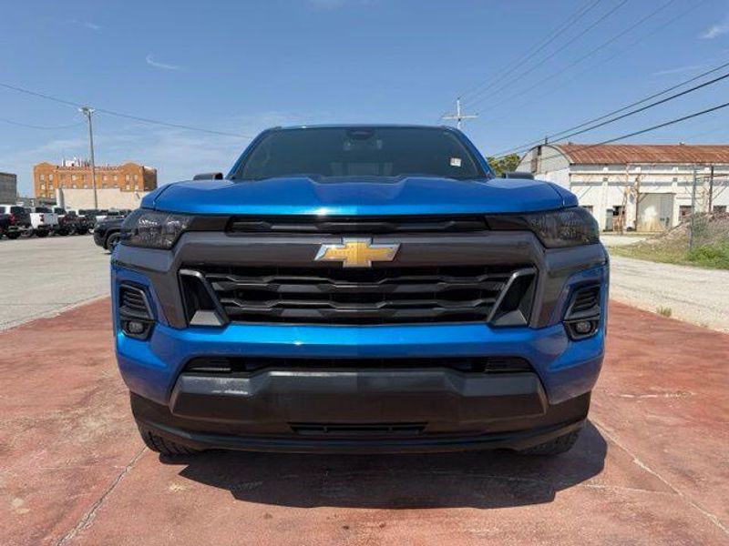 Used 2024 Chevrolet Colorado LTImage 2