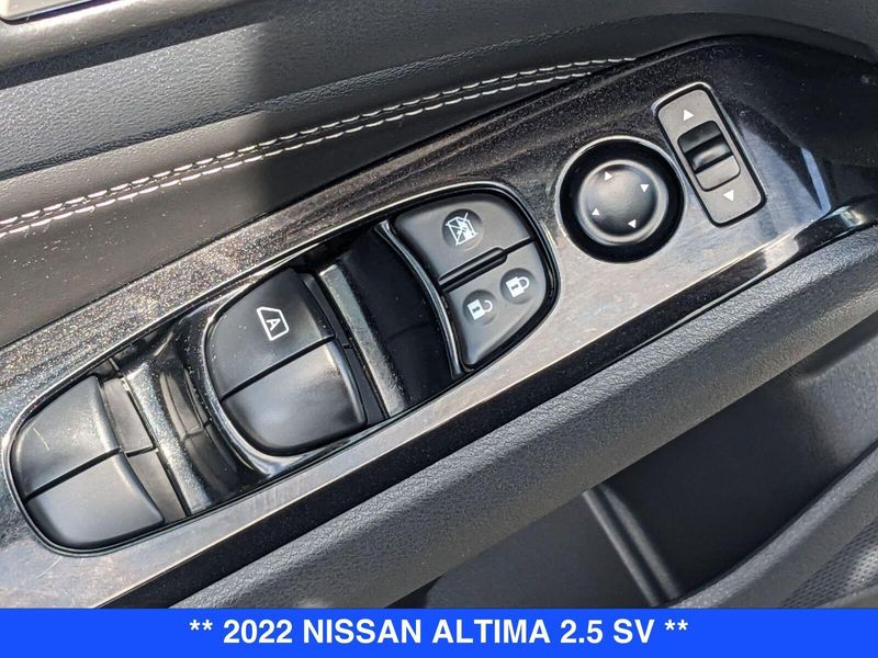 2022 Nissan Altima 2.5 SV photo 22