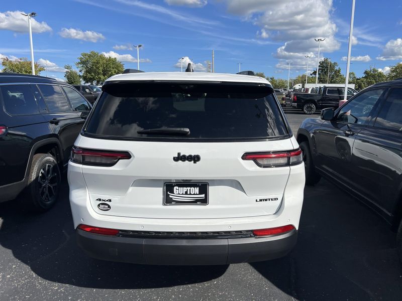 New 2025 Jeep Grand Cherokee L Limited 4x4Image 8
