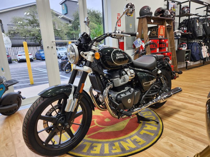 2024 Royal Enfield SUPER METEOR  in a ASTRAL GREEN exterior color. Royal Enfield Motorcycles of Miami (786) 845-0052 remotorcyclesofmiami.com 
