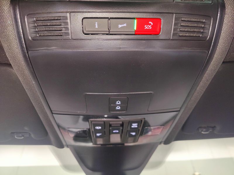 Used 2024 Volkswagen Tiguan AWD SEL R-Line w/Sunroof/navImage 33