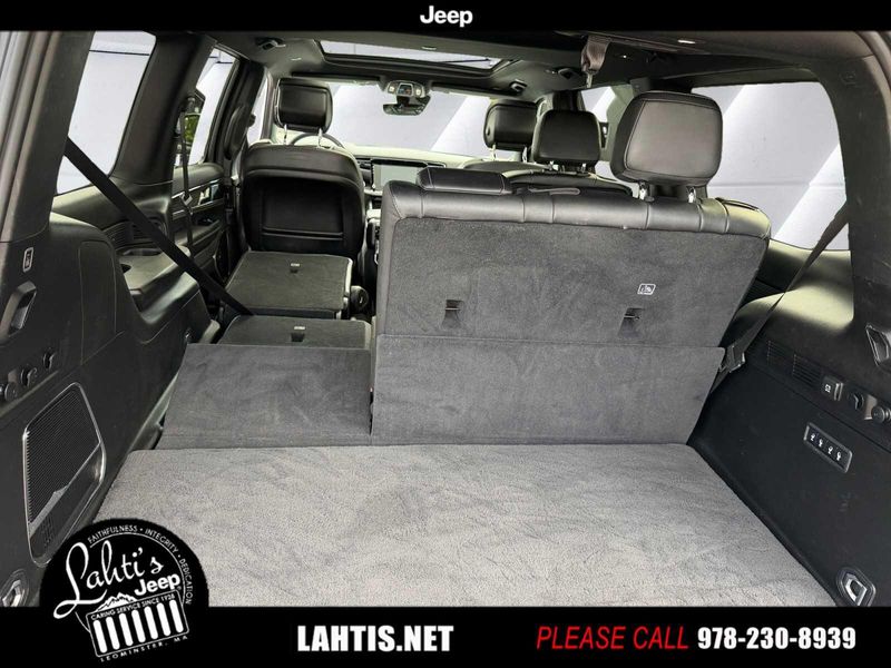 2022 Jeep Wagoneer Series III photo 17