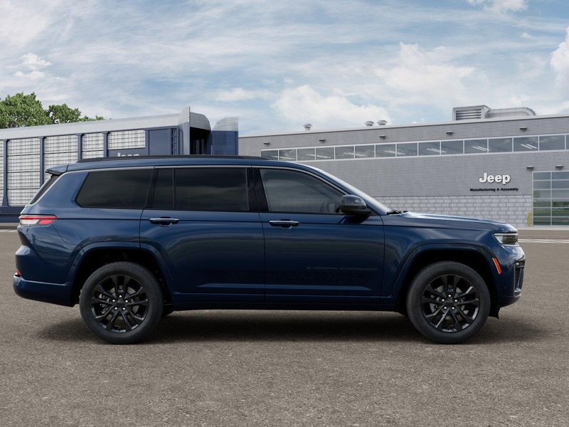 New 2026 Jeep Grand Cherokee L Limited Reserve 4x4Image 21