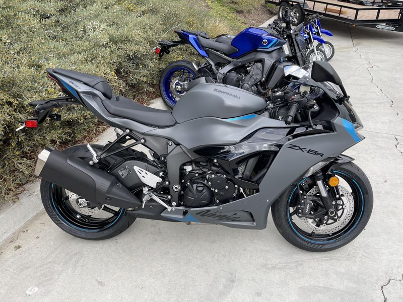 2025 Kawasaki NINJA ZX-6R ABS Image 4