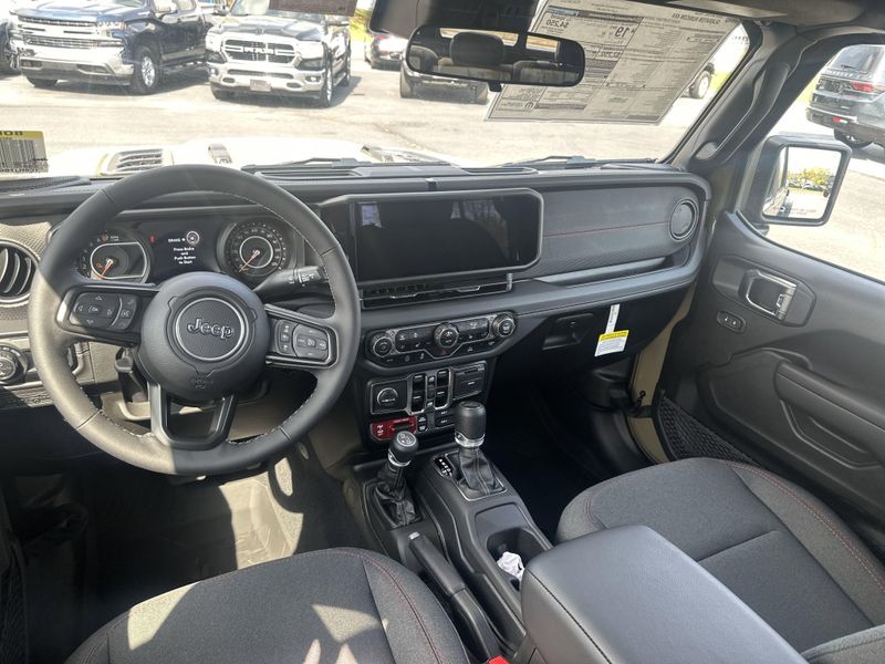 2025 Jeep Gladiator Rubicon 4x4Image 19