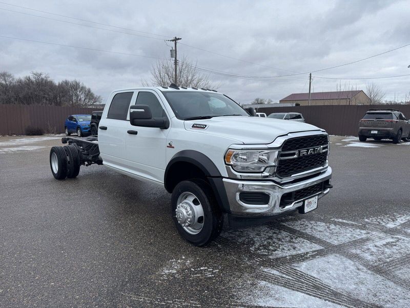 2024 RAM 5500 Chassis Cab TradesmanImage 2