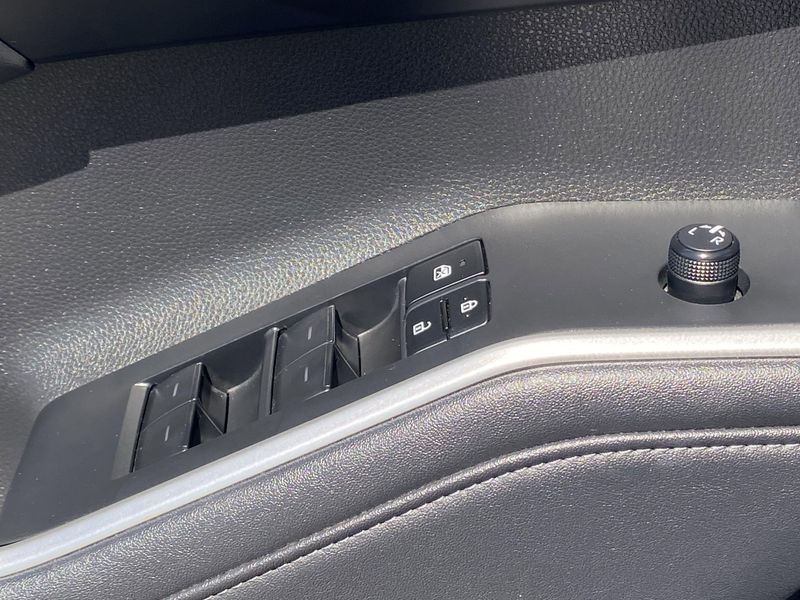 Used 2024 Toyota Highlander XSEImage 18