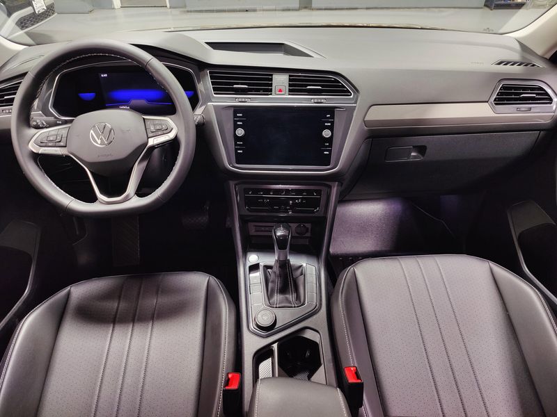 Used 2022 Volkswagen Tiguan SE 4-Motion AWDImage 13