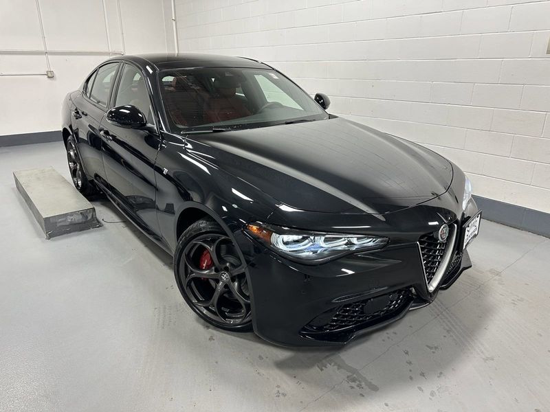 2024 Alfa Romeo Giulia Ti AwdImage 4