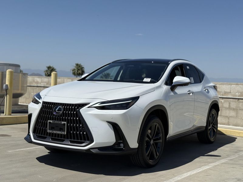 2025 LEXUS NX 450 450h+ LuxuryImage 7
