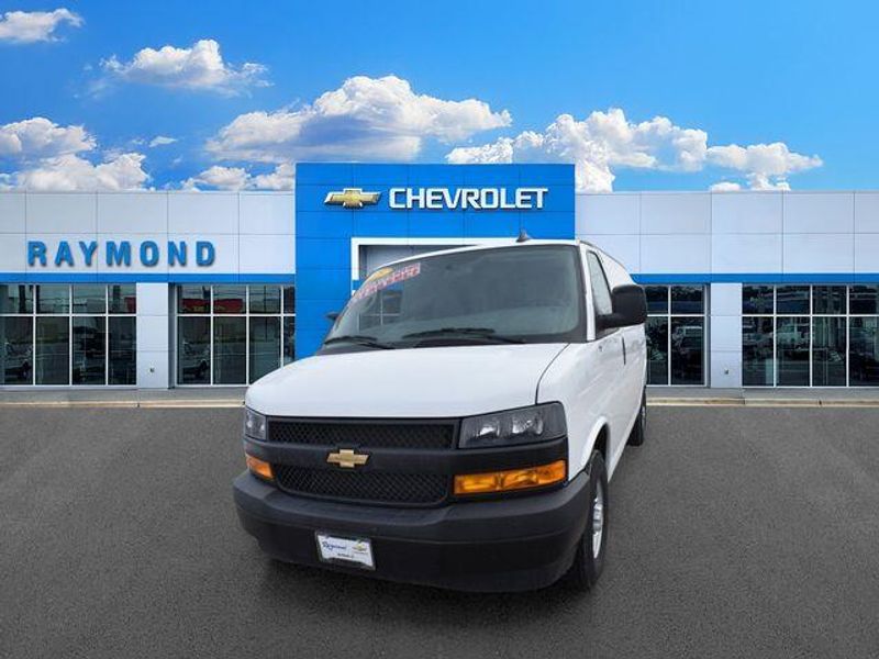 New 2025 Chevrolet Express 2500 Work VanImage 5