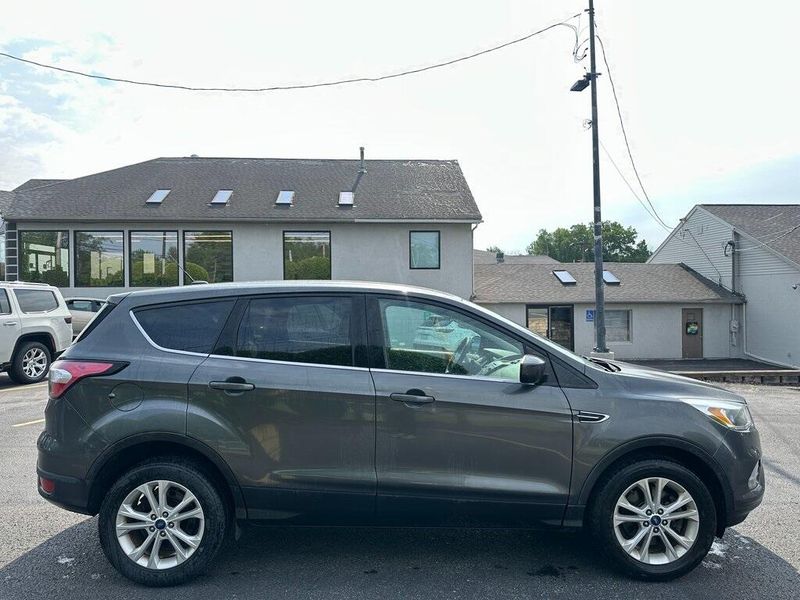 2017 Ford Escape SEImage 10