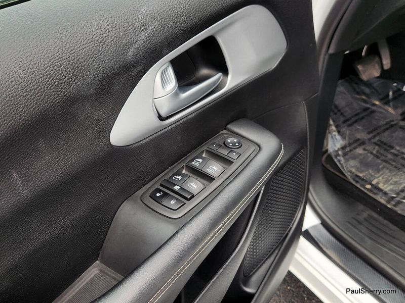 Used 2024 Chrysler Pacifica Touring