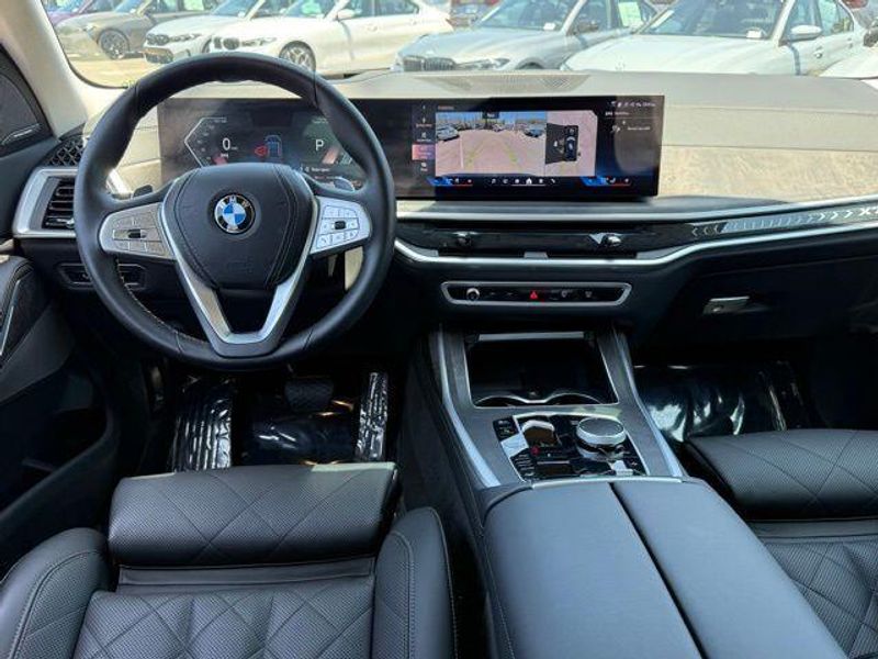 Used 2024 BMW X7 xDrive40iImage 32
