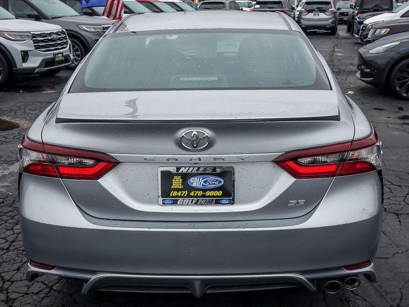 2023 Toyota Camry SE photo 2