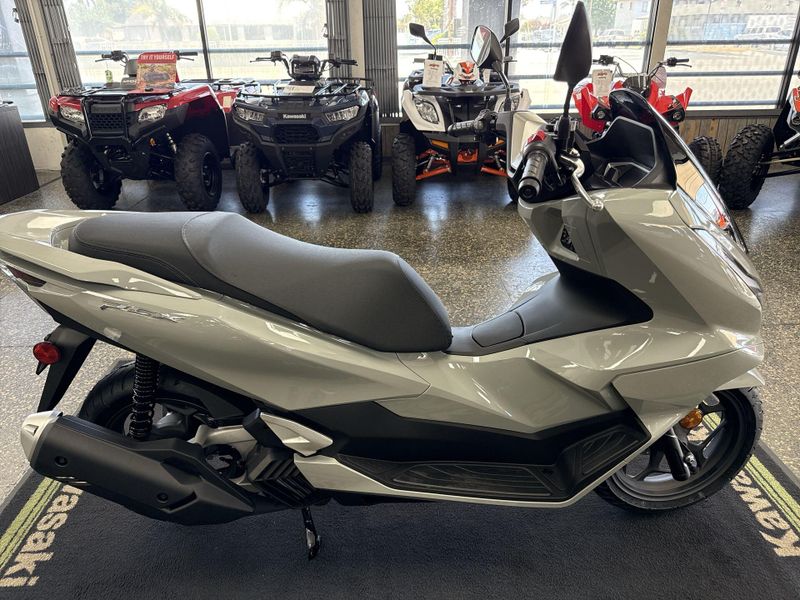 New 2026 Honda PCX ABS Image 13