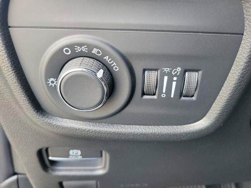 New 2026 Jeep Grand Cherokee Laredo