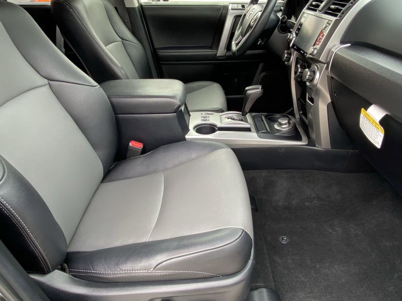 Used 2022 Toyota 4Runner SR5 PremiumImage 10