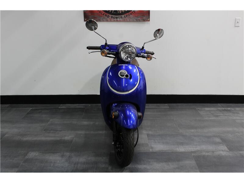 2009 Honda Metropolitan Image 2