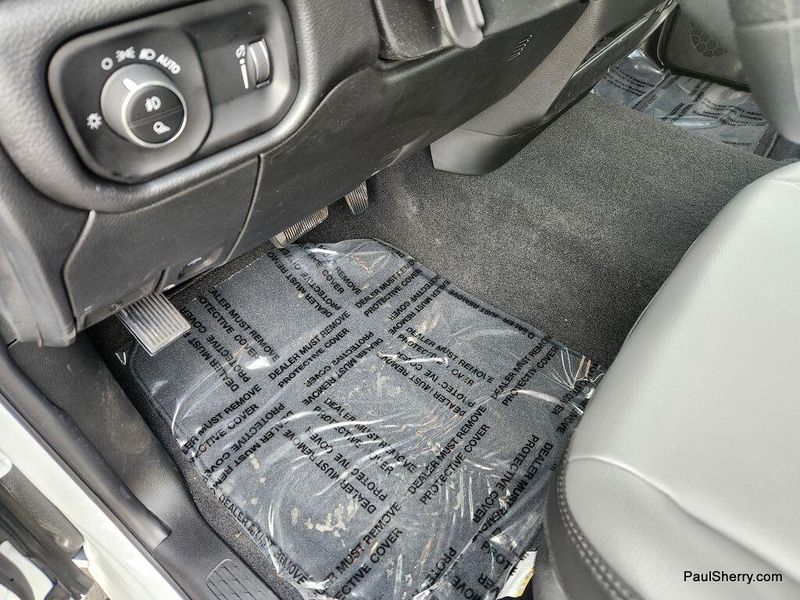 New 2026 RAM 2500 Tradesman Regular Cab 4x4 8' Box