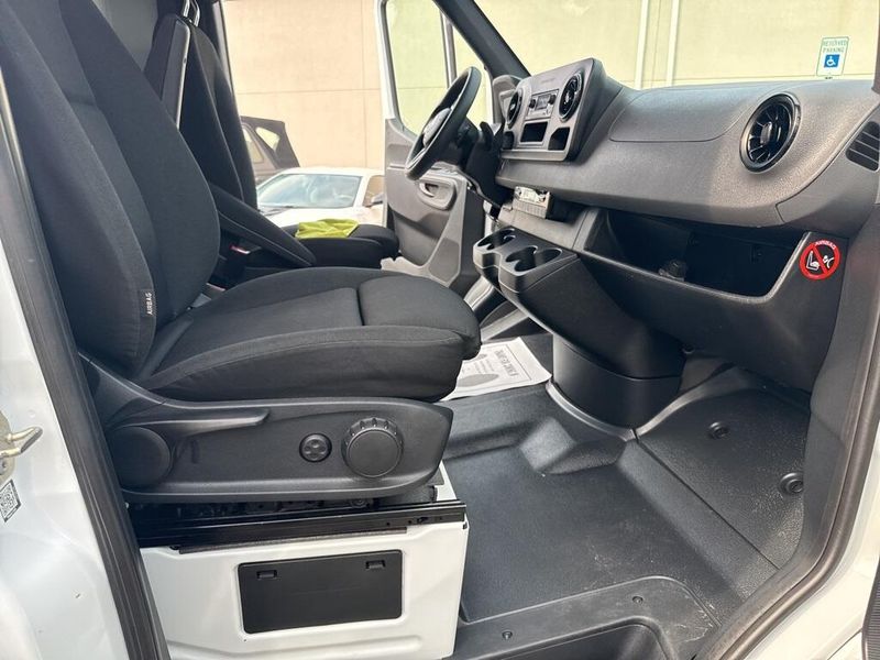 2019 Freightliner Sprinter 2500 