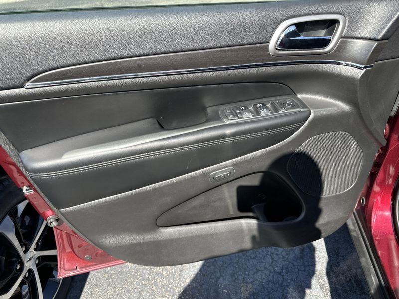 Used 2018 Jeep Grand Cherokee LimitedImage 20
