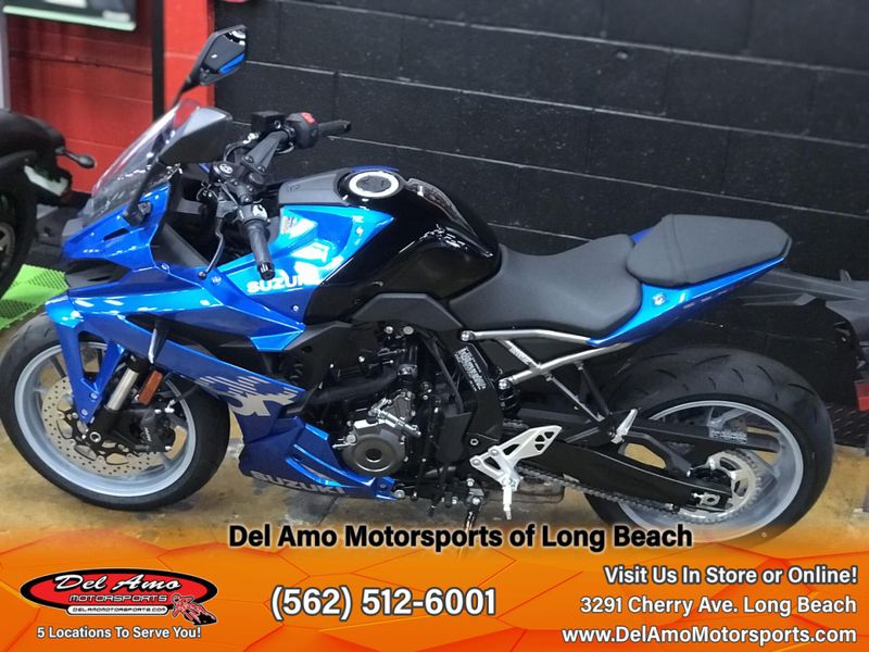 2025 Suzuki GSX-8R Image 5