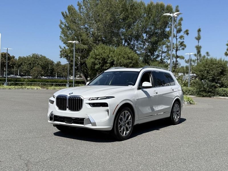 2025 BMW X7 xDrive40iImage 2