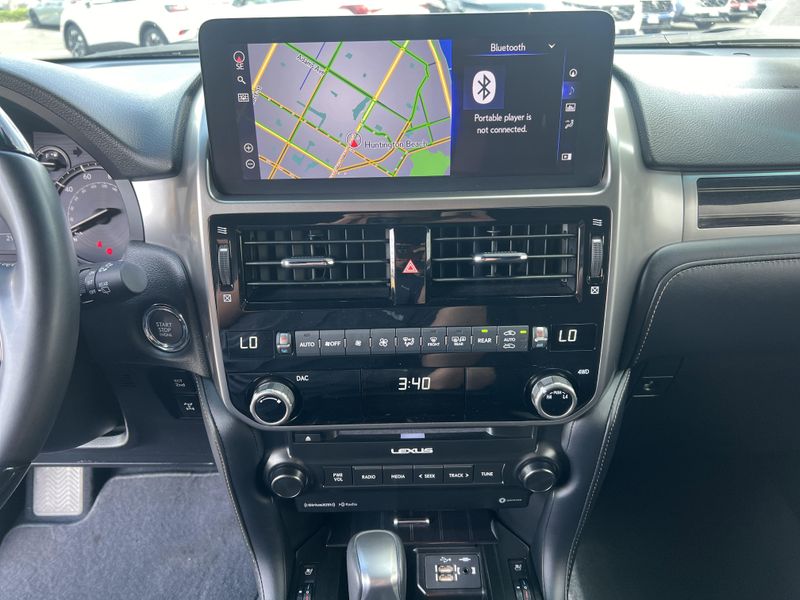 2023 Lexus GX 460 Image 15