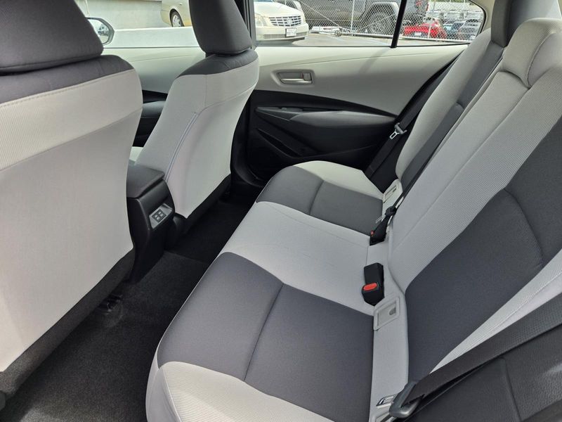 Used 2025 Toyota Corolla LE CVT (Natl)