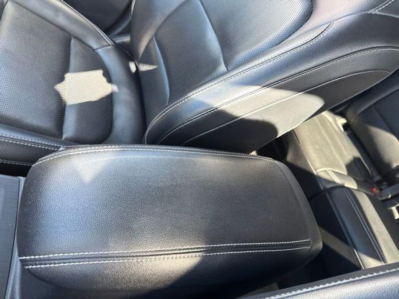 2021 Ford Escape Titanium photo 25