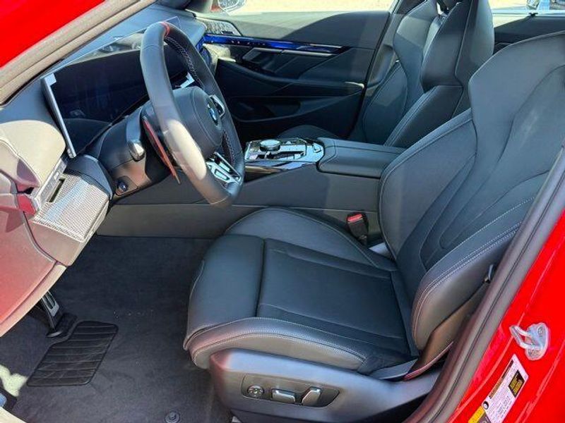 New 2026 BMW M5 BaseImage 16