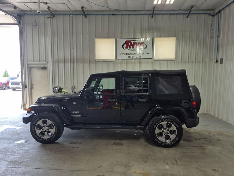 Used 2016 Jeep Wrangler Unlimited SaharaImage 17