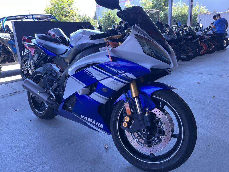 Used 2014 Yamaha YZF-R6 CA Image 16