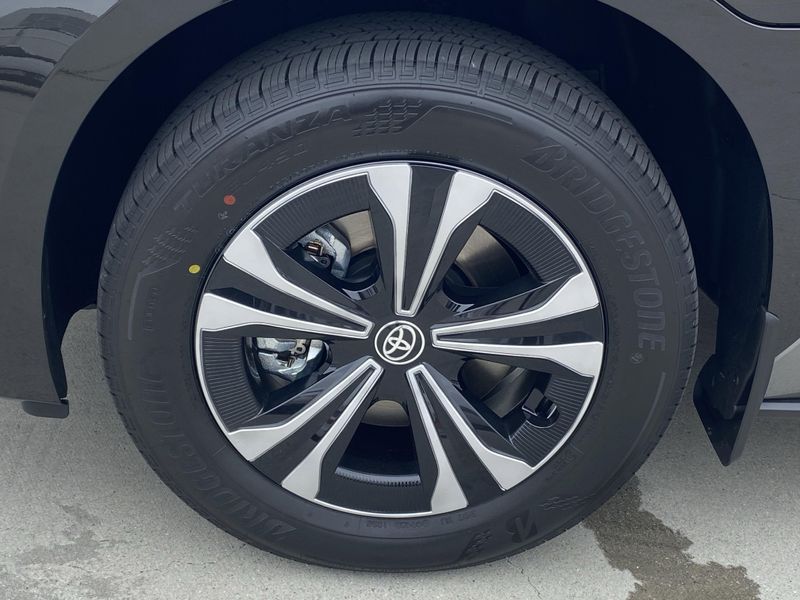 2025 Toyota bZ4X XLEImage 8