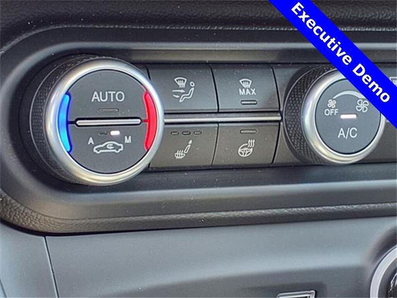 New 2025 Alfa Romeo Stelvio VeloceImage 21