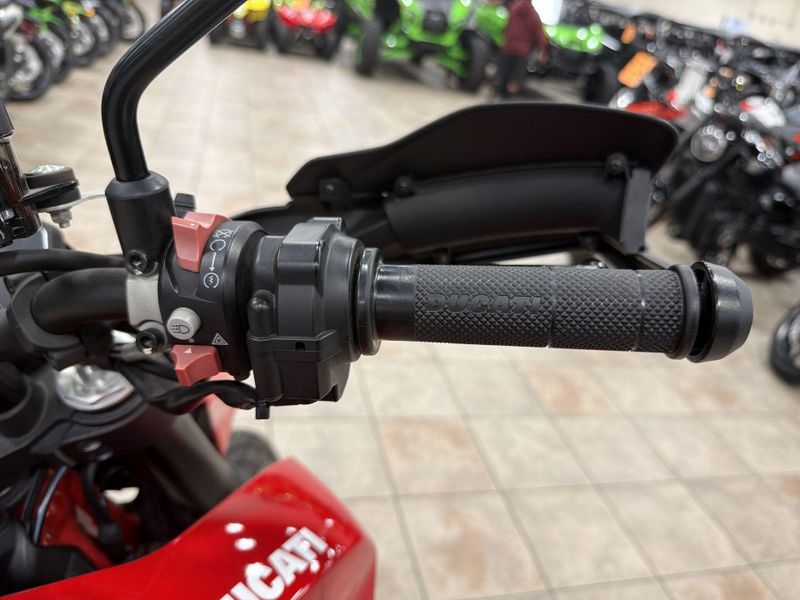 Used 2020 Ducati HYPERMOTARD 950 Image 21