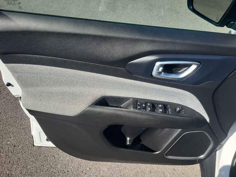 Used 2023 Jeep Compass LatitudeImage 3