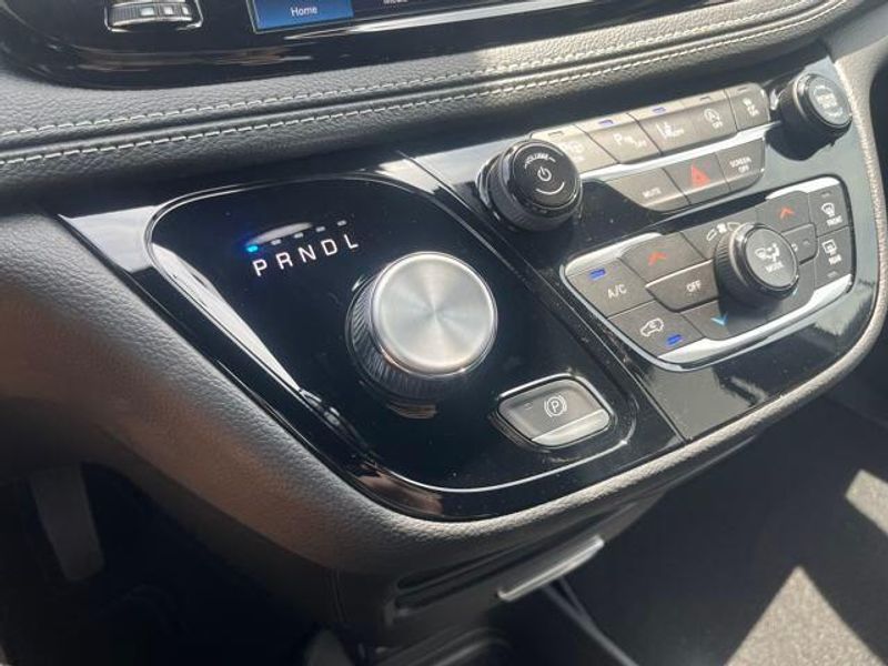 2025 Chrysler Pacifica Select2025 Chrysler Pacifica Select