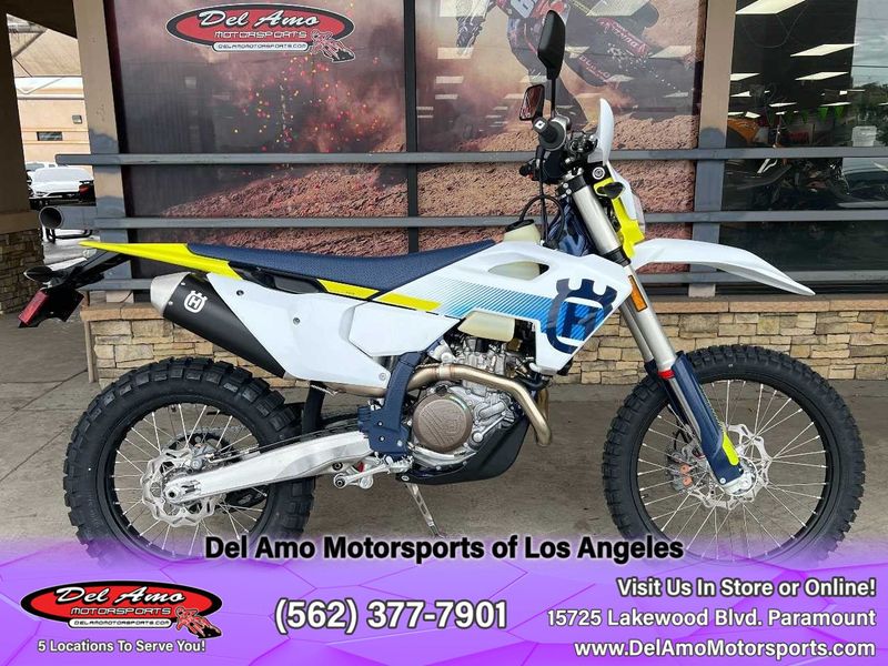 2024 HUSQVARNA FE 501S  in a WHITE exterior color. Del Amo Motorsports of Los Angeles (562) 262-9181 delamomotorsports.com 